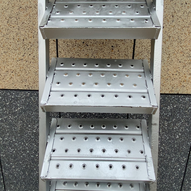 Portable Non-skid Galvanized Stairs